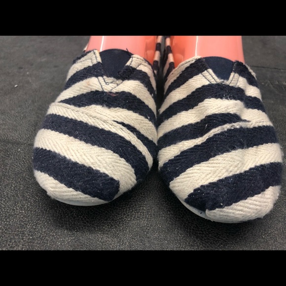 Lazy Days Women’s Black&White Striped Loafer Shoes - Picture 4 of 8